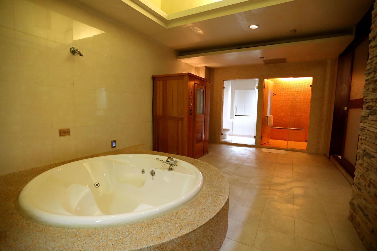 Hua Jia Motel Tainan Zewnętrze zdjęcie